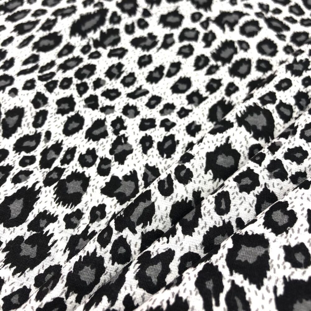 Leopar Desenli Poplin Kumaş Siyah
