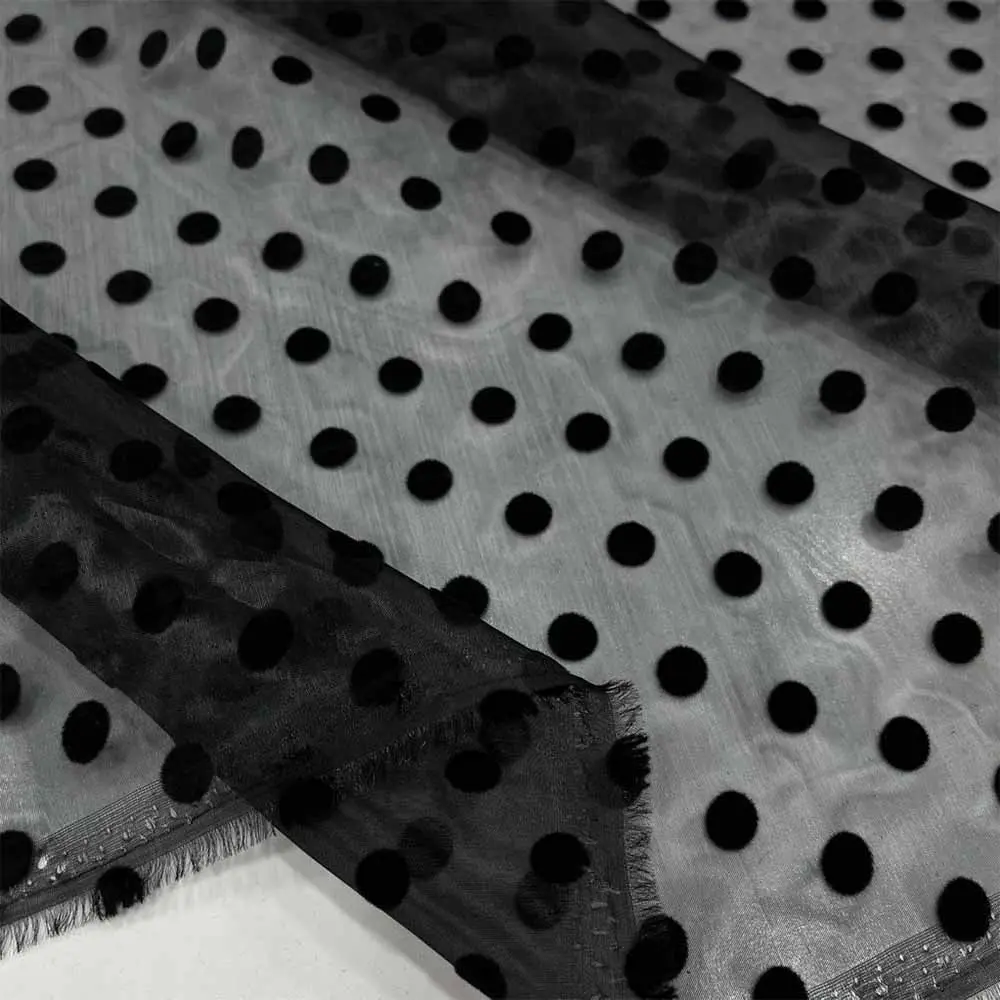 Flok Baskılı Organze Kumaş Siyah Flok Baskılı Organze Kumaş Siyah