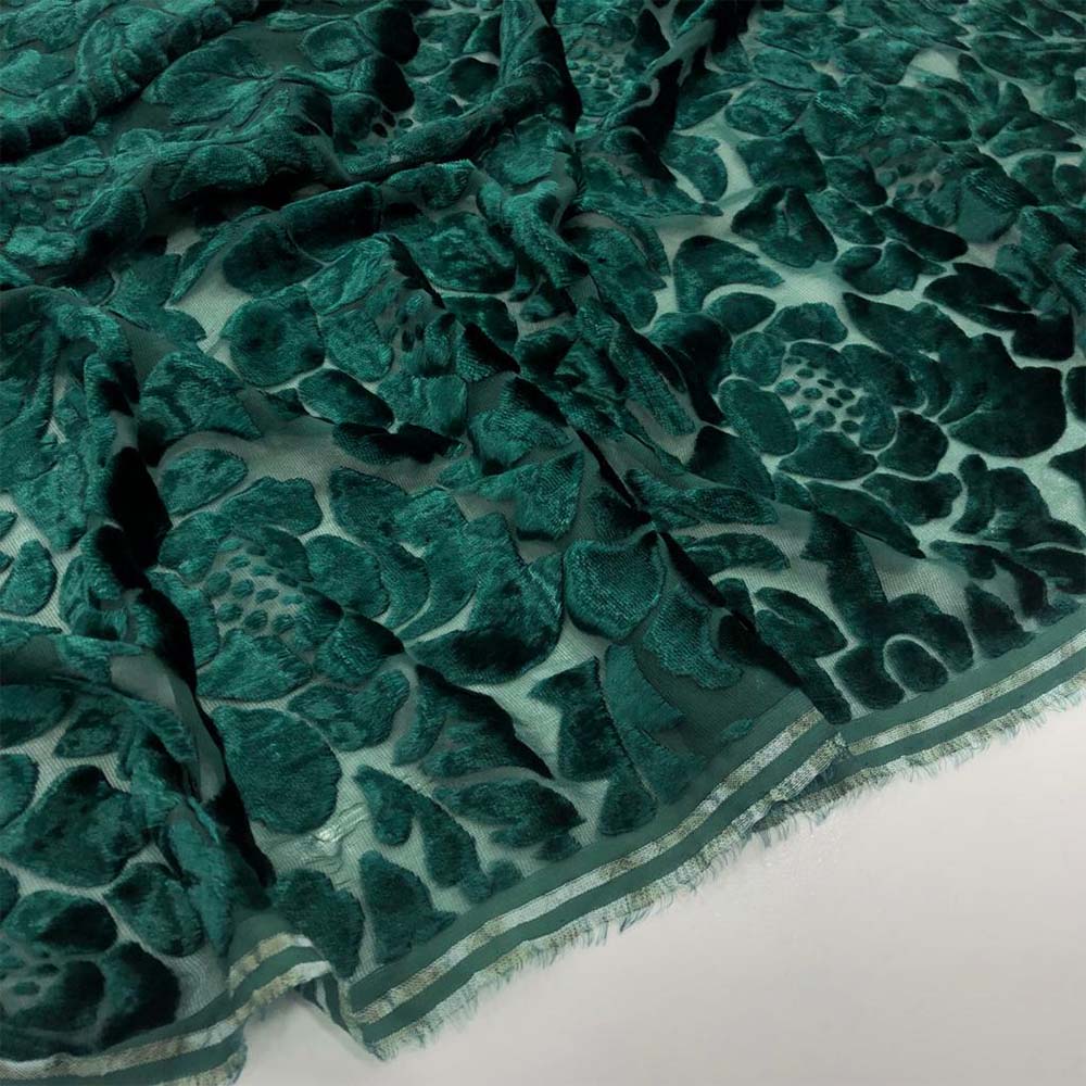 Yakma İpek Kadife Kumaş Zümrüt Yakma İpek Kadife Kumaş Zümrüt