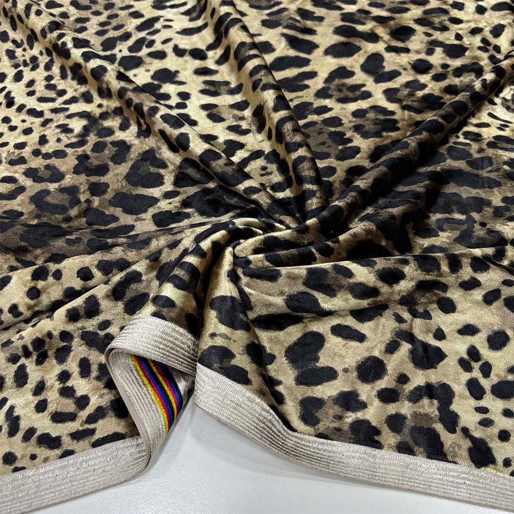 Leopar Desenli İpek Kadife Kumaş Leopar Desenli İpek Kadife Kumaş