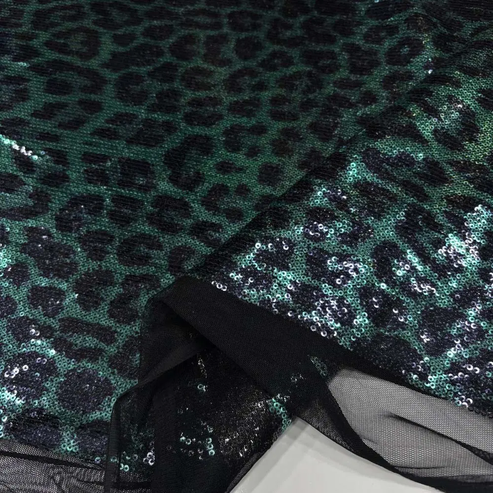 Leopar Desenli Payet Kumaş Yeşil Leopar Desenli Payet Kumaş Yeşil